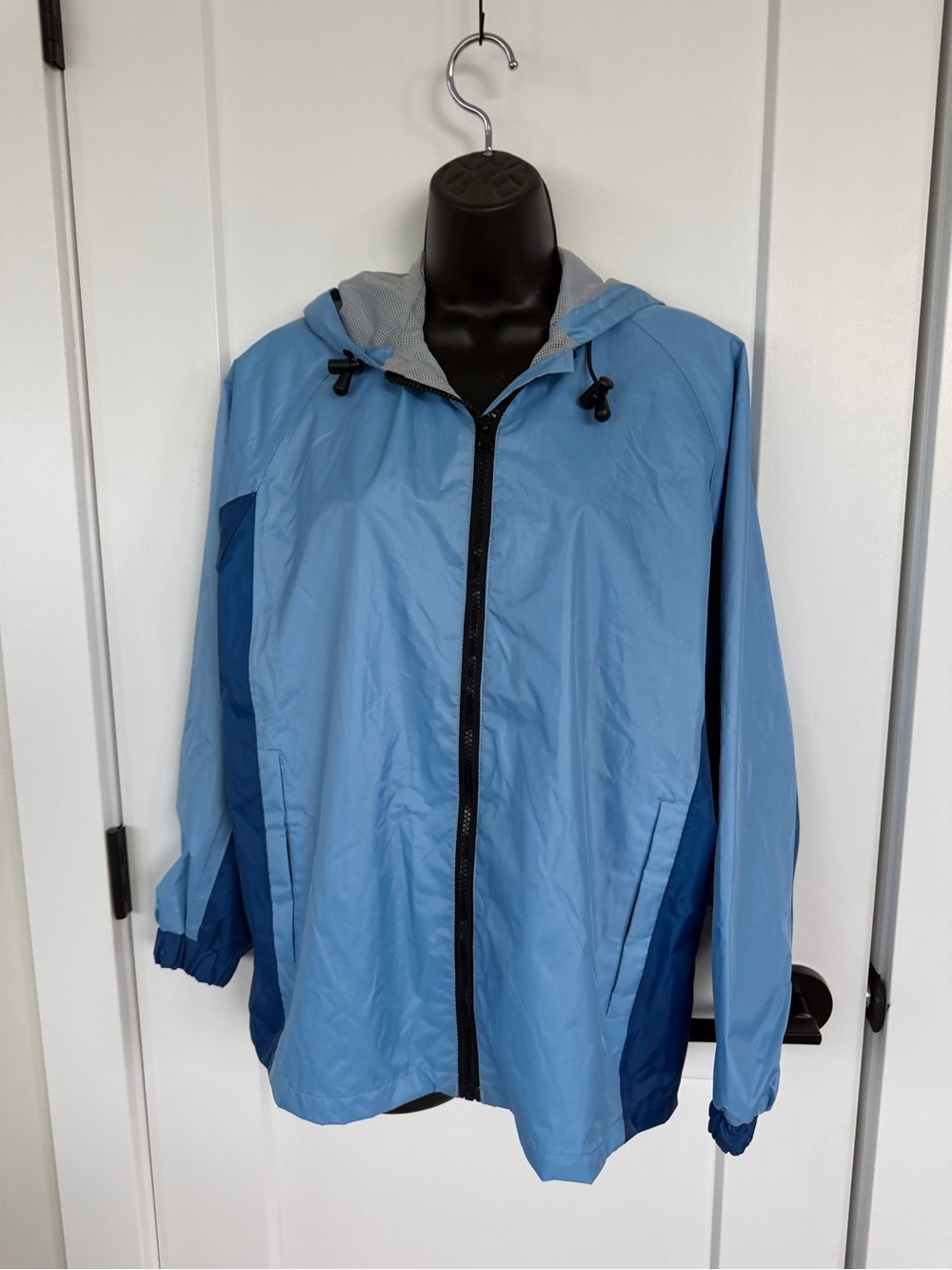 WOMENS VIKING B.T. ELEMENTS HOODED RAIN COAT WITH ZIP FRONT & SIDE POCKETS